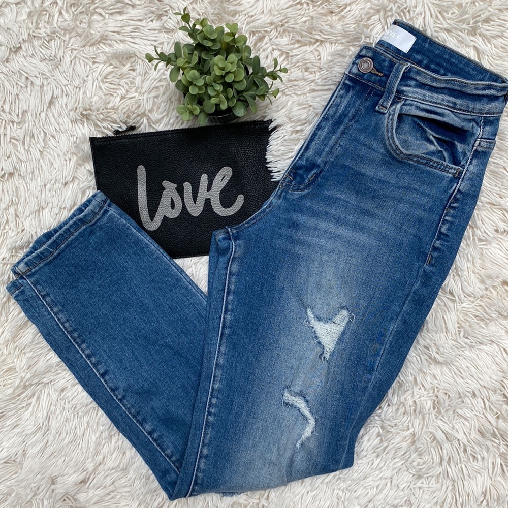 Vervet Cropped Distressed Mom Jeans 💗 Medium Wash